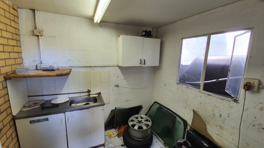 To Let commercial Property for Rent in Parow East Western Cape